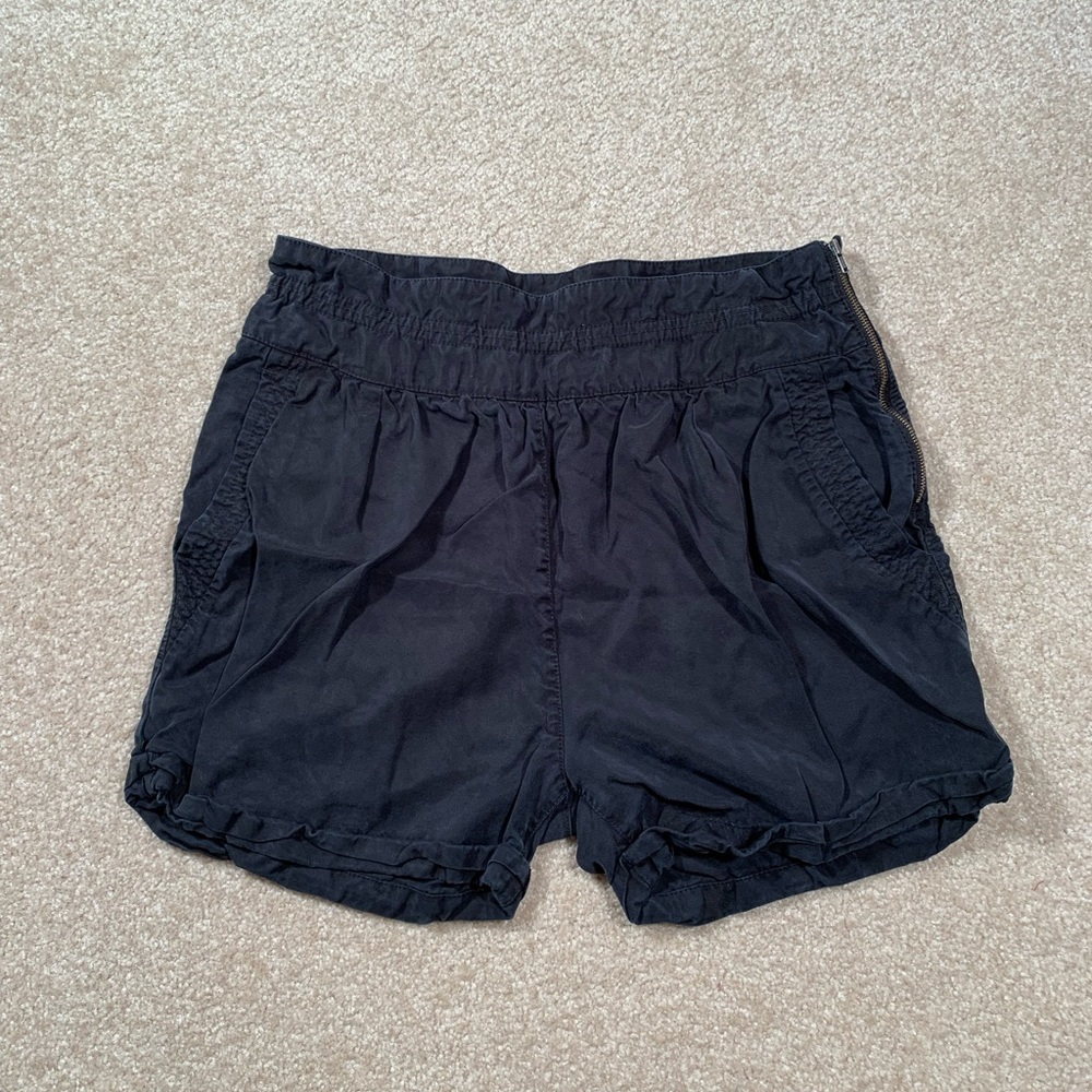 Aritzia Wilfred Black Shorts Womens Size 6